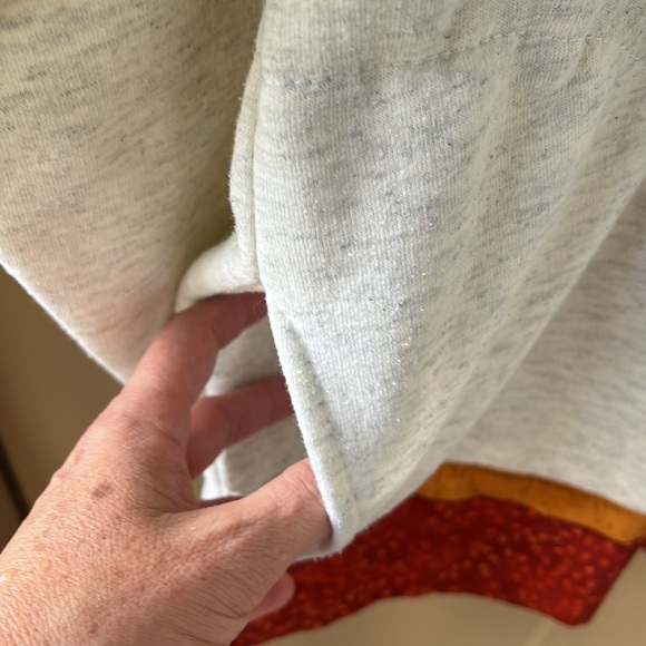 Vintage CityScape Canada Graphic Embroidered Sweatshirt Gray Maple Leaf Trim SzM - Picture 5 of 11